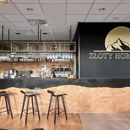 Złoty Horyzont Superior Główny Budynek Z Basenem, Siłownią, Grotą Solną, Bawialnią I Restauracją Horyzont Smaków *