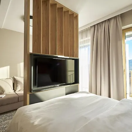 Złoty Horyzont Superior Główny Budynek Z Basenem, Siłownią, Grotą Solną, Bawialnią I Restauracją Horyzont Smaków