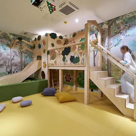 Złoty Horyzont Superior Główny Budynek Z Basenem, Siłownią, Grotą Solną, Bawialnią I Restauracją Horyzont Smaków