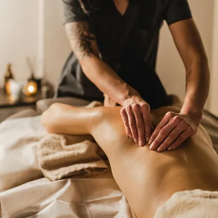 Złoty Horyzont Superior Główny Budynek Z Basenem, Siłownią, Grotą Solną, Bawialnią I Restauracją Horyzont Smaków *