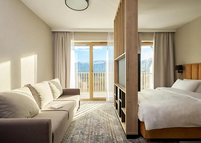 Zloty Horyzont Superior Glowny Budynek Z Basenem, Silownia, Grota Solna, Bawialnia I Restauracja Horyzont Smakow * 스클라르스카포렘바