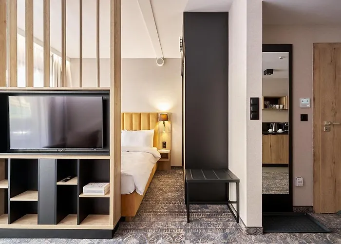 Zloty Horyzont Superior Glowny Budynek Z Basenem, Silownia, Grota Solna, Bawialnia I Restauracja Horyzont Smakow 아파트 스클라르스카포렘바